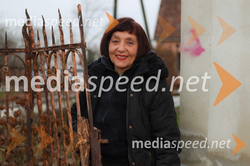  Jasna Klara Kozar , akademska slikarka, Galerija 3xJasna Klara Kozar, portret akademske slikarke