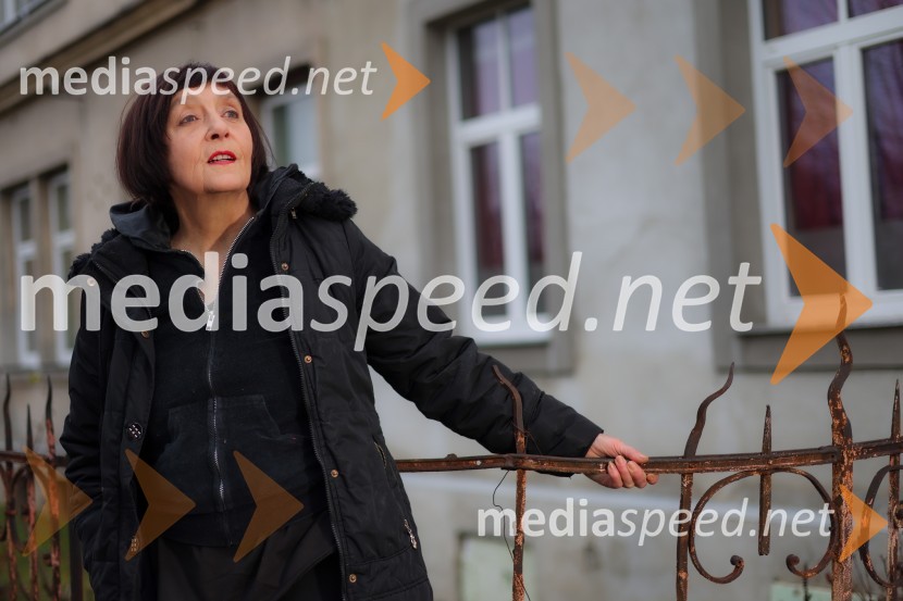  Jasna Klara Kozar , akademska slikarka, Galerija 3xJasna Klara Kozar, portret akademske slikarke