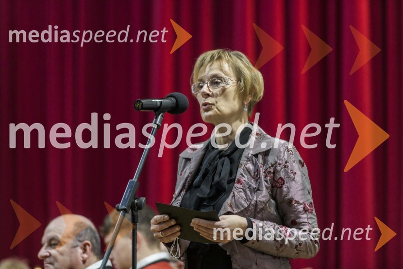   Karmen Lebe Greif, predsednica KUD Pošta in članica uprave Pošte Slovenije.35. tradicionalni novoletni koncert Pihalnega orkestra Pošta Maribor