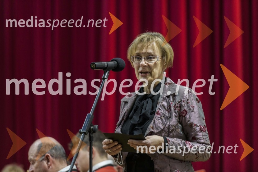   Karmen Lebe Greif, predsednica KUD Pošta in članica uprave Pošte Slovenije.35. tradicionalni novoletni koncert Pihalnega orkestra Pošta Maribor