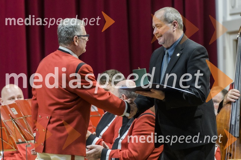  Vlado Jurc;  Boris Selko, predsednik Zveze slovenskih godb35. tradicionalni novoletni koncert Pihalnega orkestra Pošta Maribor