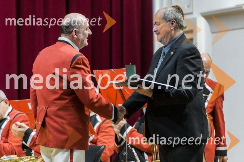  Danijel Zemljič;  Boris Selko, predsednik Zveze slovenskih godb35. tradicionalni novoletni koncert Pihalnega orkestra Pošta Maribor
