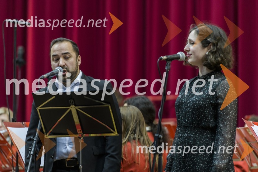  Tim Ribič, operni pevec, lastnik restavracije Miyabi, 1. tenor, Slovenski oktet;  ... 35. tradicionalni novoletni koncert Pihalnega orkestra Pošta Maribor