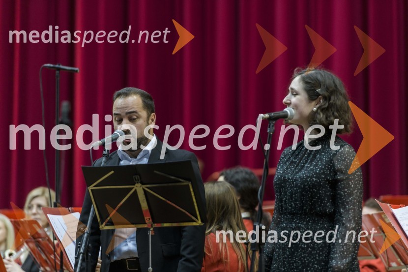  Tim Ribič, operni pevec, lastnik restavracije Miyabi, 1. tenor, Slovenski oktet;  ... 35. tradicionalni novoletni koncert Pihalnega orkestra Pošta Maribor