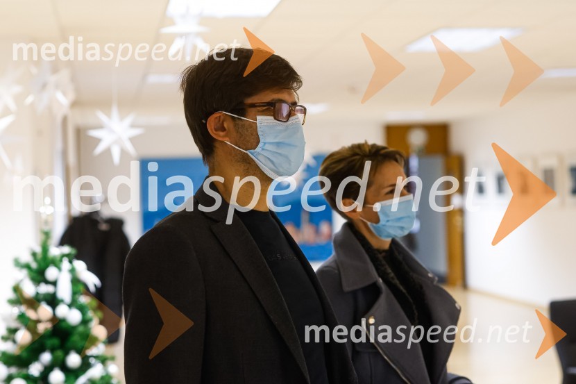  Matjaž Rakovec, župan Mestne občine Kranj;  Ines Šmon, MOKObisk kolednikov na MO Kranj