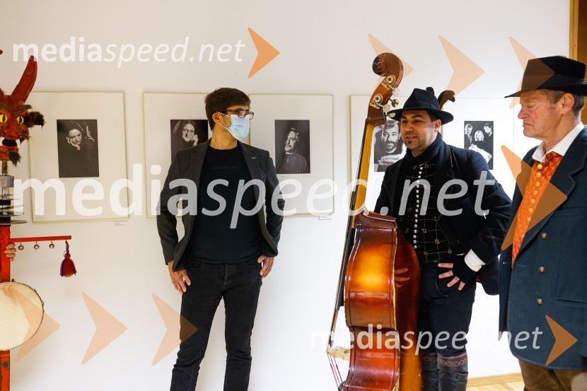  Matjaž Rakovec, župan Mestne občine Kranj;  Adrijan  Novak, Kranjski furmaniObisk kolednikov na MO Kranj