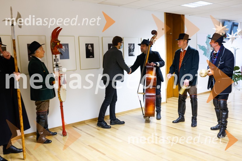 Kranjski furmani in županObisk kolednikov na MO Kranj