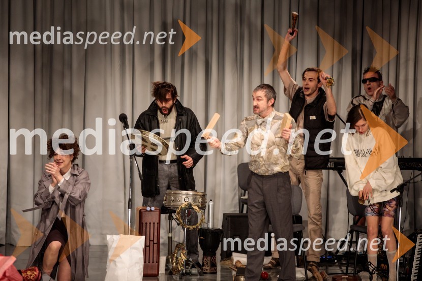  Janja Majzelj, igralka;  Vito Weis, igralec;  Ivan Peternelj, igralec;  Klemen Kovačič, AGRFT ;  Robert Prebil, igralec;  Anja Novak, igralkaPojedina pri Trimalhionu, premiera drame