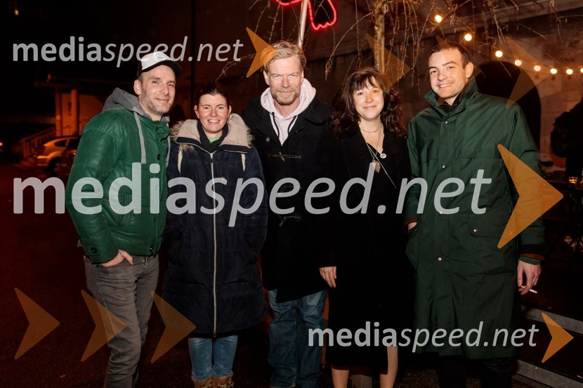  Boris  Šeparović, igralec;  Maruša Kink, igralka;  Matija  Vastl, igralec;  ... ;  ... Pojedina pri Trimalhionu, premiera drame