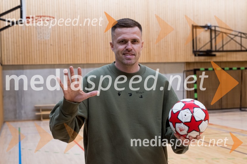  Josip Iličić, nogometaš, Atalanta BCNogometaš Josip Iličić v podporo dobrodelni akciji V Kranju dobro v srcu mislimo