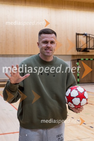  Josip Iličić, nogometaš, Atalanta BCNogometaš Josip Iličić v podporo dobrodelni akciji V Kranju dobro v srcu mislimo