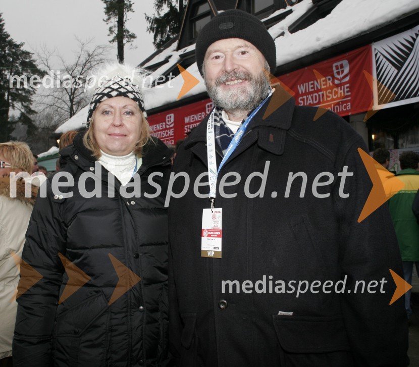 Dr. Ivan Rozman, rektor Univerze v Mariboru s soprogo dr. Janjo Črčinovič Rozman 
(odpovedan veleslalom)42. Zlata lisica