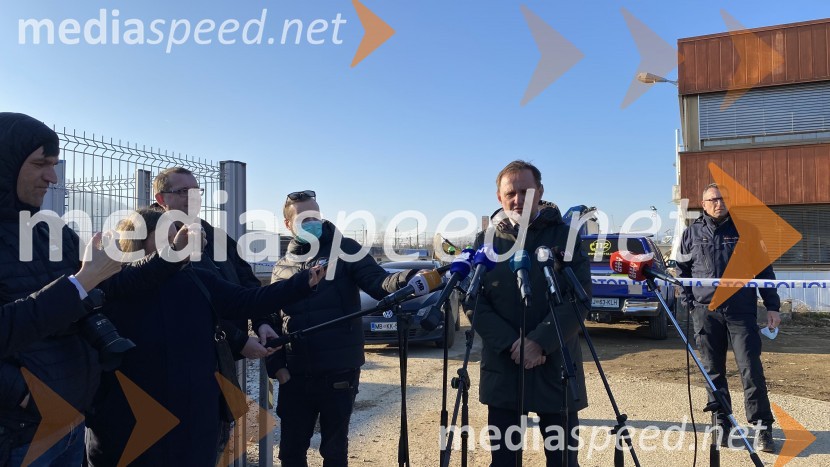 dr. Samo Peter Medved,  podžupan, Mestna občina Maribor Našli neeksplodirano letalsko bombo iz druge svetovne vojne