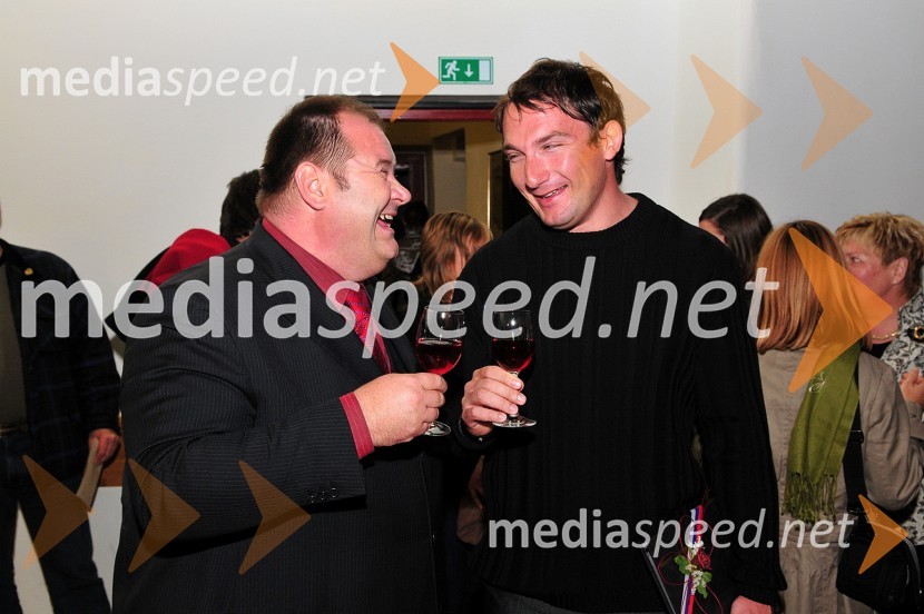  Aleš Hauc, nekdanji predsednik uprave NKBM;  Primož Kozmus, slovenski atlet, metalec kladivaUmrl je Aleš Hauc, nekdanji direktor NKBM in Pošte Slovenije