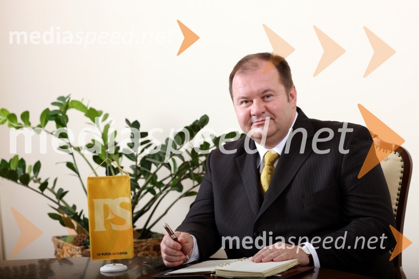  Aleš Hauc, nekdanji predsednik uprave NKBMUmrl je Aleš Hauc, nekdanji direktor NKBM in Pošte Slovenije