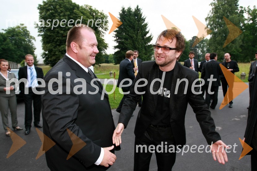  Aleš Hauc, nekdanji predsednik uprave NKBM; dr. Tone Kregar, zgodovinar, pevec Mi2, direktor Muzeja novejše zgodovine CeljeUmrl je Aleš Hauc, nekdanji direktor NKBM in Pošte Slovenije