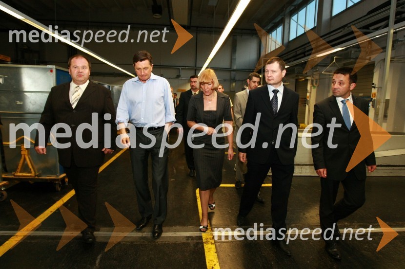  Aleš Hauc, nekdanji predsednik uprave NKBM;  Borut Pahor, predsednik Republike Slovenije;  Darja  Murkovič Žigart, direktorica področja informacijske tehnologije Pošte Slovenije; mag. Igor Marinič, namestnik generalnega direktorja Pošte Slovenije ;  Vinko Filipič, član poslovodstva Pošte SlovenijeUmrl je Aleš Hauc, nekdanji direktor NKBM in Pošte Slovenije