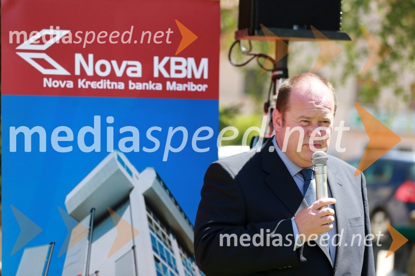  Aleš Hauc, nekdanji predsednik uprave NKBMUmrl je Aleš Hauc, nekdanji direktor NKBM in Pošte Slovenije