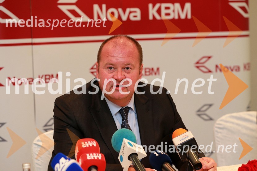  Aleš Hauc, nekdanji predsednik uprave NKBMUmrl je Aleš Hauc, nekdanji direktor NKBM in Pošte Slovenije