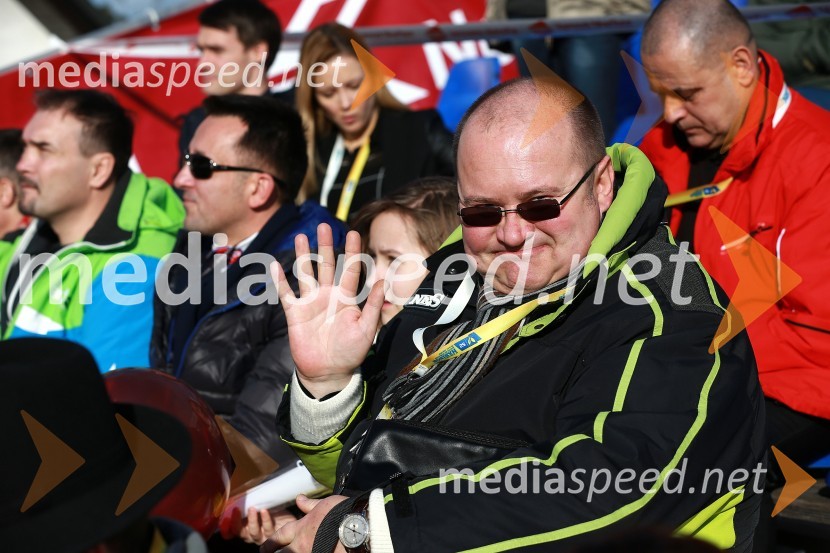  Aleš Hauc, nekdanji predsednik uprave NKBMUmrl je Aleš Hauc, nekdanji direktor NKBM in Pošte Slovenije