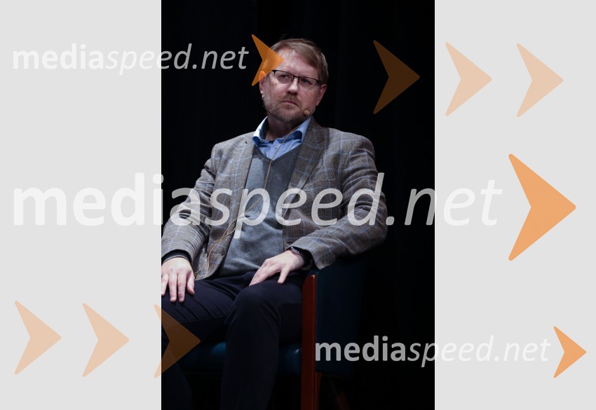  Anže Erbežnik, pravnikV kakšni državi želimo živeti, javna tribuna gibanja Bodi sprememba