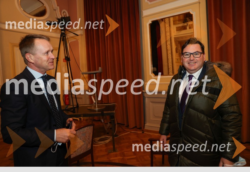  ... ;  Roman Dobnikar, predsednik Atletske zveze SlovenijeV kakšni državi želimo živeti, javna tribuna gibanja Bodi sprememba