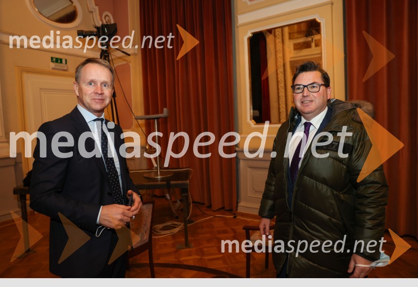  ... ;  Roman Dobnikar, predsednik Atletske zveze SlovenijeV kakšni državi želimo živeti, javna tribuna gibanja Bodi sprememba