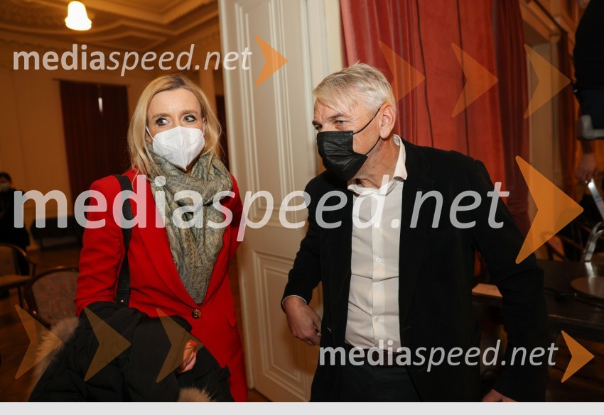  Mojca  Šetinc Pašek, novinarka, voditeljica in urednica;  Vladimir Vodušek, novinarV kakšni državi želimo živeti, javna tribuna gibanja Bodi sprememba