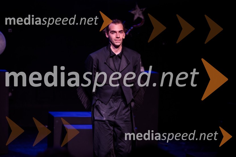  Matic Lukšič, igralecVse to sem videla, ko sem letela mimo, premiera kozmomjuzikla