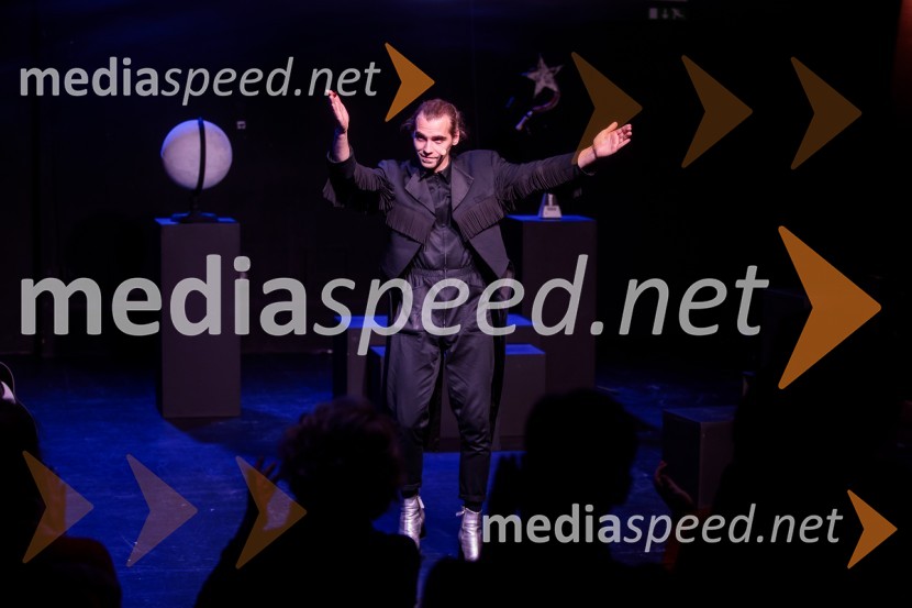  Matic Lukšič, igralecVse to sem videla, ko sem letela mimo, premiera kozmomjuzikla