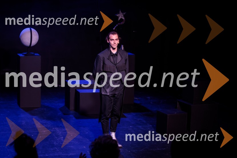  Matic Lukšič, igralecVse to sem videla, ko sem letela mimo, premiera kozmomjuzikla