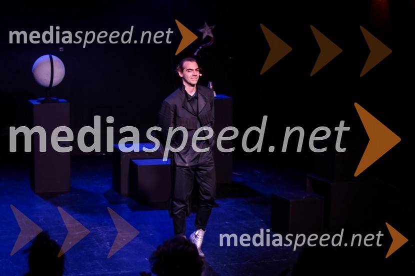  Matic Lukšič, igralecVse to sem videla, ko sem letela mimo, premiera kozmomjuzikla