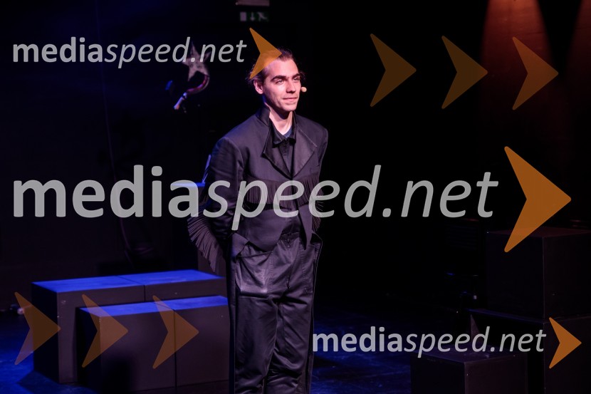  Matic Lukšič, igralecVse to sem videla, ko sem letela mimo, premiera kozmomjuzikla