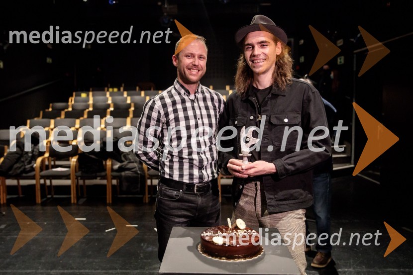  Martin Vrtačnik, lektor;  Matic Lukšič, igralecVse to sem videla, ko sem letela mimo, premiera kozmomjuzikla