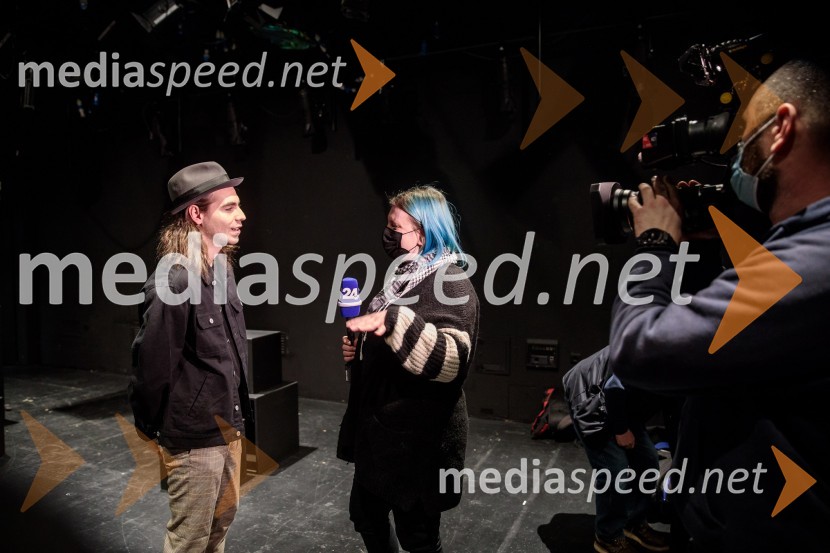  Matic Lukšič, igralec;  Tanja Divac, novinarkaVse to sem videla, ko sem letela mimo, premiera kozmomjuzikla