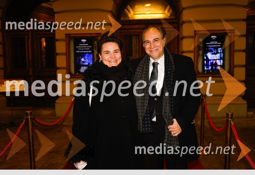  Eva Hribernik , režiserka;  Domingo Stasi, operni pevecLjubezenski napoj, premiera opere