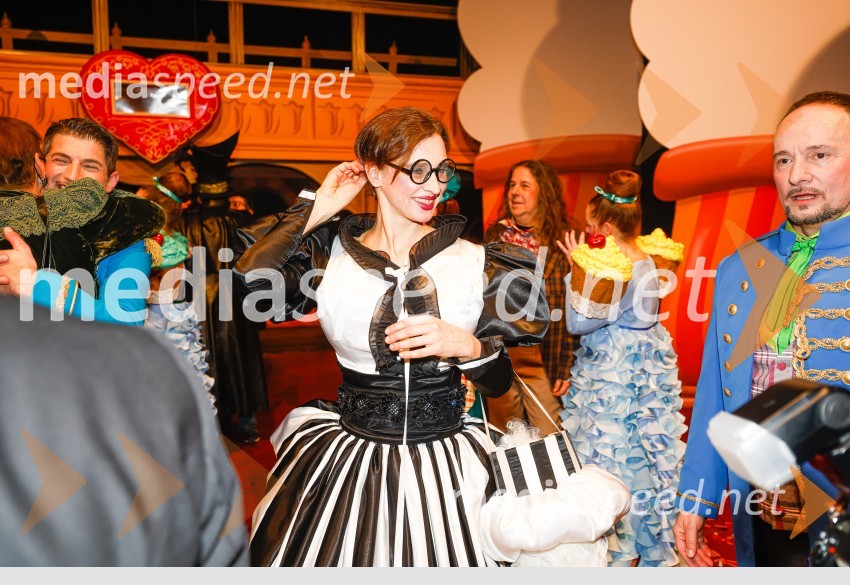  Ivan  Andres Arnšek, operni pevec;  Višnja Fičor, igralka, zboristka;  Dejan Maksimilijan Vrbančič, operni pevecLjubezenski napoj, premiera opere