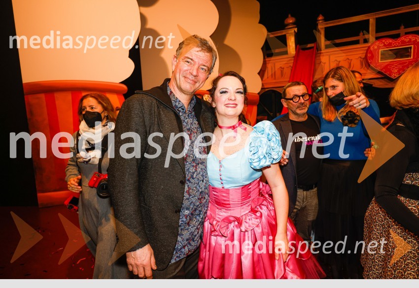  Andrej  Stražišar, scenograf;  Štefica Stipančević - Steffy, pevkaLjubezenski napoj, premiera opere