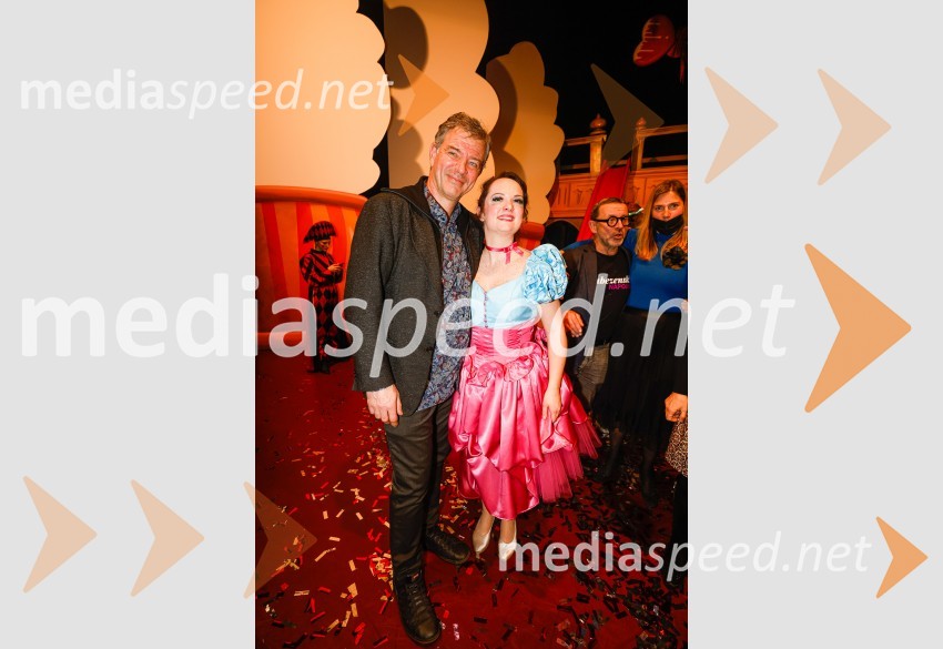  Andrej  Stražišar, scenograf;  Štefica Stipančević - Steffy, pevkaLjubezenski napoj, premiera opere