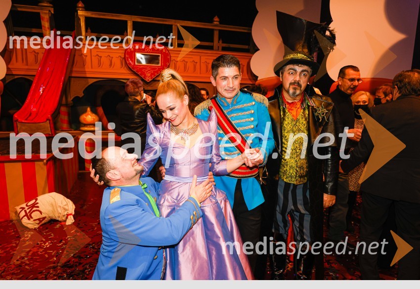  Dejan Maksimilijan Vrbančič, operni pevec;  Nina Dominko, operna pevka;  Ivan  Andres Arnšek, operni pevec;  Saša  Čano, operni pevecLjubezenski napoj, premiera opere