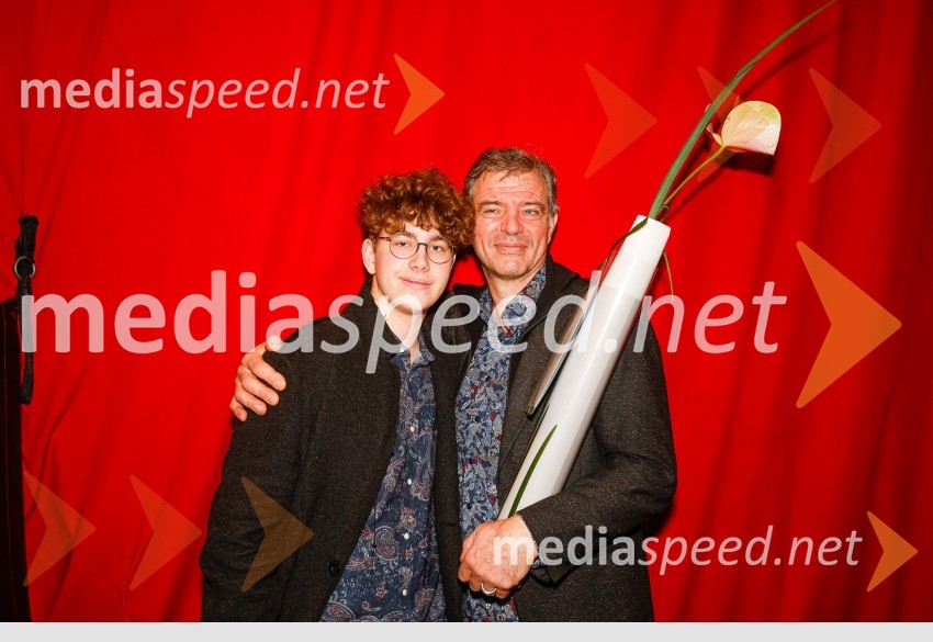  Andraž Stražišar;  Andrej  Stražišar, scenografLjubezenski napoj, premiera opere