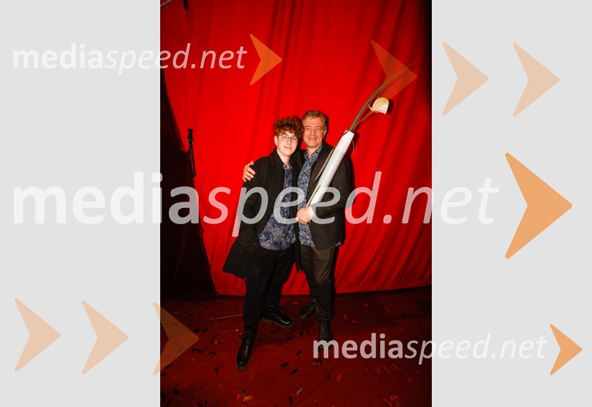  Andraž Stražišar;  Andrej  Stražišar, scenografLjubezenski napoj, premiera opere