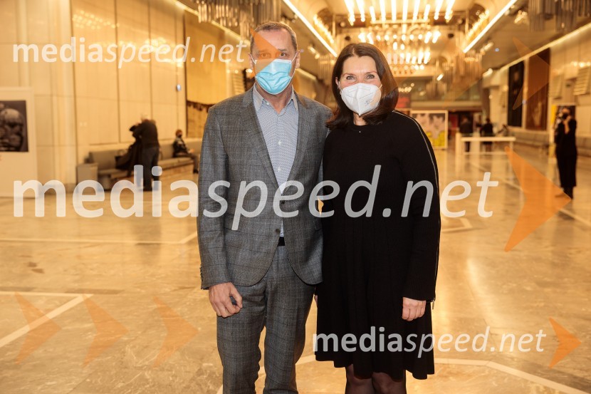  Danilo Rošker, direktor SNG Maribor; mag. Breda Pečovnik, direktorica kongresno komercialne dejavnosti Cankarjev domTo noč sem jo videl, predpremiera drame SNG Maribor