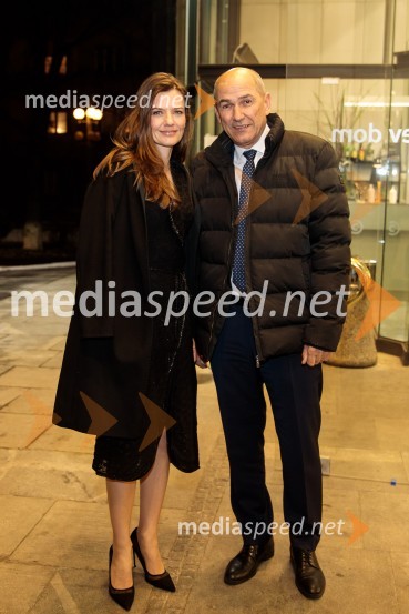  Urška Bačovnik Janša, zdravnica, soproga Janeza Janše;  Janez Janša, predsednik vlade RSTo noč sem jo videl, predpremiera drame SNG Maribor