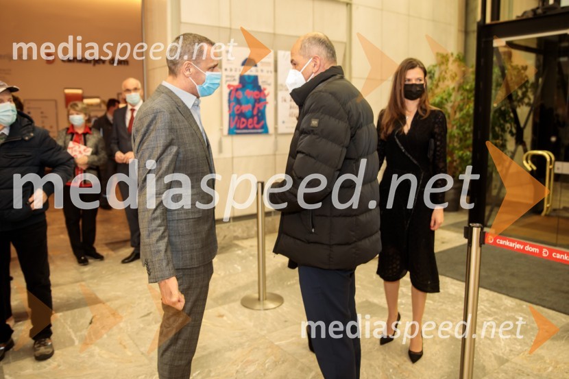  Danilo Rošker, direktor SNG Maribor;  Janez Janša, predsednik vlade RS;  Urška Bačovnik Janša, zdravnica, soproga Janeza JanšeTo noč sem jo videl, predpremiera drame SNG Maribor