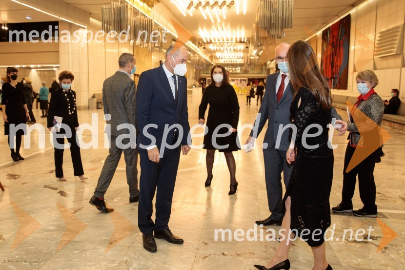  Janez Janša, predsednik vlade RS;  Urška Bačovnik Janša, zdravnica, soproga Janeza JanšeTo noč sem jo videl, predpremiera drame SNG Maribor