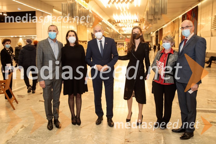  Danilo Rošker, direktor SNG Maribor; mag. Breda Pečovnik, direktorica kongresno komercialne dejavnosti Cankarjev dom;  Janez Janša, predsednik vlade RS;  Urška Bačovnik Janša, zdravnica, soproga Janeza Janše;  ... ;  ... To noč sem jo videl, predpremiera drame SNG Maribor