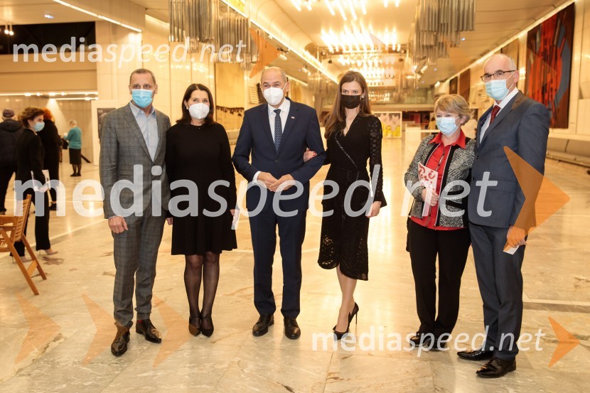  Danilo Rošker, direktor SNG Maribor; mag. Breda Pečovnik, direktorica kongresno komercialne dejavnosti Cankarjev dom;  Janez Janša, predsednik vlade RS;  Urška Bačovnik Janša, zdravnica, soproga Janeza Janše;  ... ;  ... To noč sem jo videl, predpremiera drame SNG Maribor