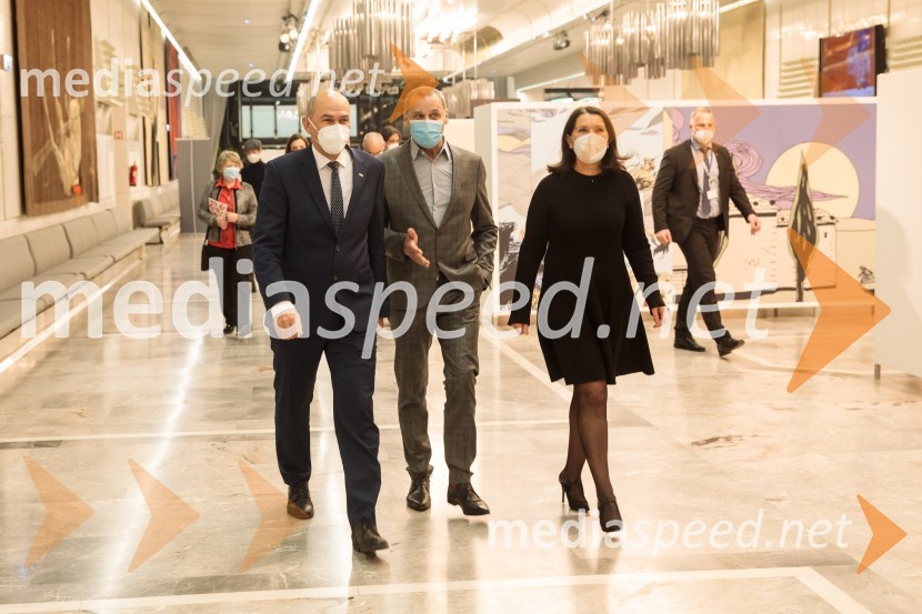  Janez Janša, predsednik vlade RS;  Danilo Rošker, direktor SNG Maribor; mag. Breda Pečovnik, direktorica kongresno komercialne dejavnosti Cankarjev domTo noč sem jo videl, predpremiera drame SNG Maribor