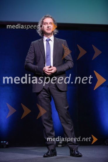 dr. Robert Golob, predsednik uprave, GEN-IGEN-I in Robert Golob, novinarska konferenca